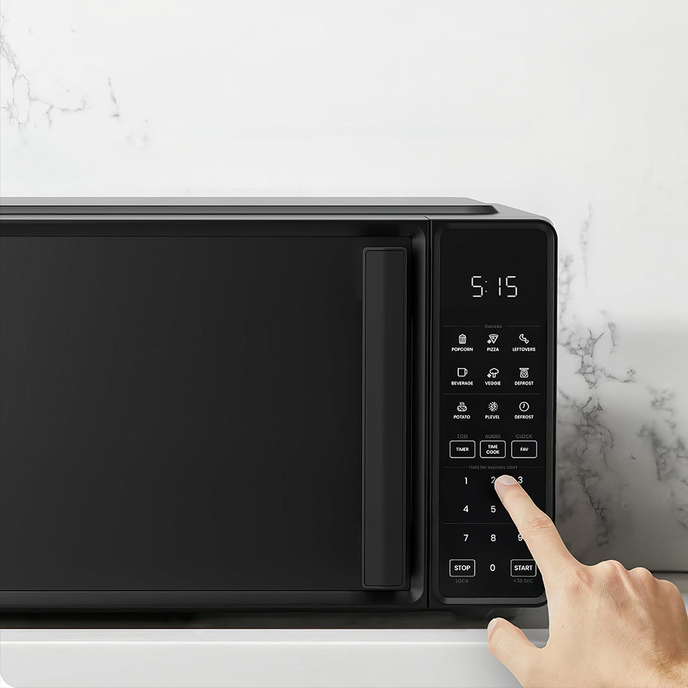 0.7 Cu Ft 700W Countertop Microwave Oven with 6 Presets & Child Lock